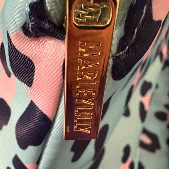 Marleylilly 7 piece travel bags. Leopard Print Makeup bag - Picture 4 of 14